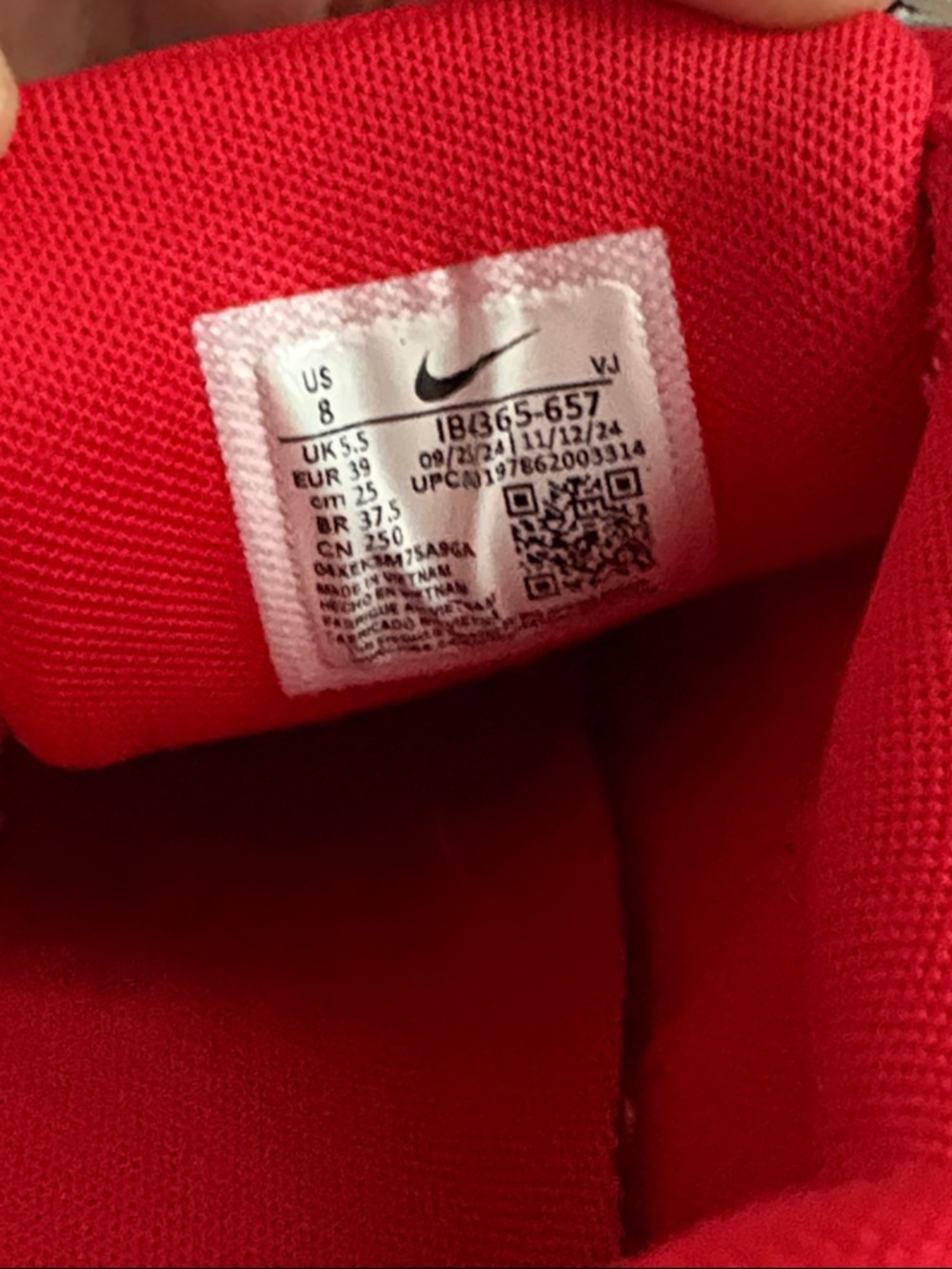 Nike shoes - Picture 4 of 5